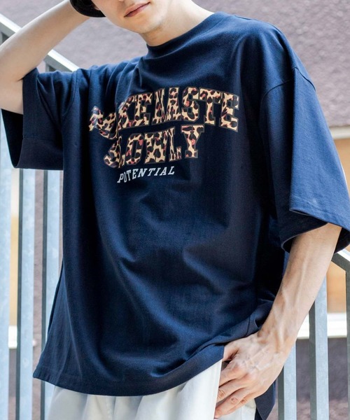 WEGO（ウィゴー）の「WEGO/ヘビーウェイトカレッジロゴビッグシルエット5分袖Tシャツ（Tシャツ/カットソー・メンズ・ダークグリーン/ネイビー/イエロー/ブルー/グリーン/オートミール/ホワイト系その他/スミクロ/ワイン/その他2/その他4/その他1/その他3/グリーン系その他/その他5・MEDIUM/LARGE/X-LARGE）」の12枚目の写真