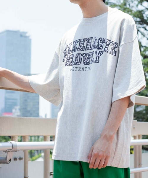 WEGO（ウィゴー）の「WEGO/ヘビーウェイトカレッジロゴビッグシルエット5分袖Tシャツ（Tシャツ/カットソー・メンズ・ダークグリーン/ネイビー/イエロー/ブルー/グリーン/オートミール/ホワイト系その他/スミクロ/ワイン/その他2/その他4/その他1/その他3/グリーン系その他/その他5・MEDIUM/LARGE/X-LARGE）」の14枚目の写真