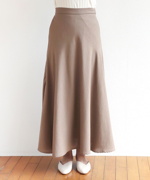 andme（アンドミー）の「リネンブレンドマーメイドフレアスカート（スカート・レディース・ブラック/ブラウン/ライトカーキ/グレー系その他/キナリ/イエロー/レッド・M/L）」の8枚目の写真