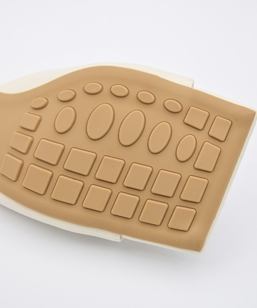 tukn.（トゥクン）の「スクエアトゥミュールサンダル（サンダル・レディース・アイボリー/ブラック/ベージュ・23.5cm/24.5cm/23.0cm/24.0cm/22.5㎝）」の17枚目の写真