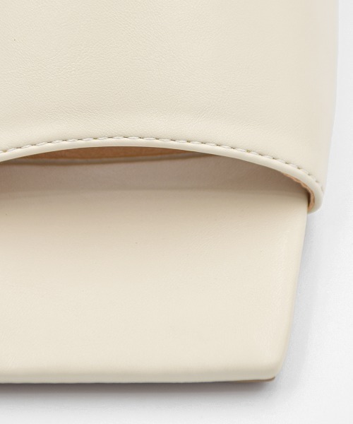 tukn.（トゥクン）の「スクエアトゥミュールサンダル（サンダル・レディース・アイボリー/ブラック/ベージュ・23.5cm/24.5cm/23.0cm/24.0cm/22.5㎝）」の19枚目の写真