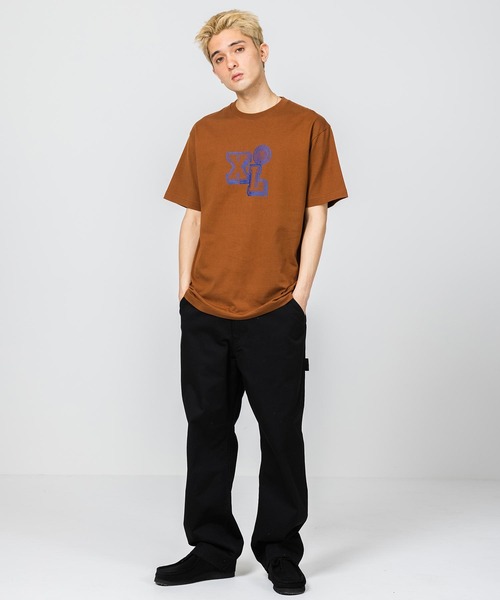 XLARGE（エクストララージ）の「COLLEGE LOGO S/S TEE（Tシャツ/カットソー・メンズ・ブラウン/ホワイト/パープル/ブラック・XL/L/M/S）」の18枚目の写真