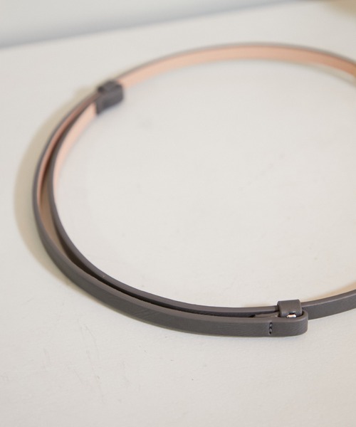 AIMER（エメ）の「スライドレザーベルト（ベルト・レディース・グレイッシュベージュ/ダークグレー/ブラック・FREE）」の6枚目の写真