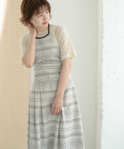 KBF（ケイビーエフ）の「エスニック柄ホルターネックキャミソール（キャミソール・レディース・グレー/レッド・ONE）」の6枚目の写真