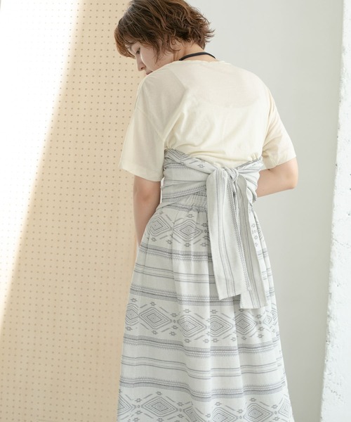 KBF（ケイビーエフ）の「エスニック柄ホルターネックキャミソール（キャミソール・レディース・グレー/レッド・ONE）」の7枚目の写真