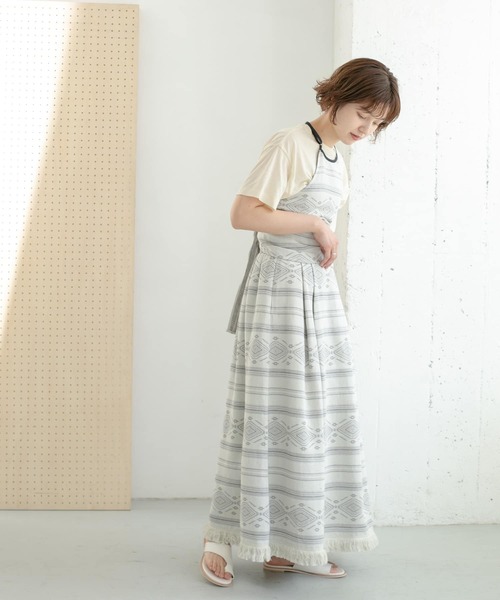 KBF（ケイビーエフ）の「エスニック柄ホルターネックキャミソール（キャミソール・レディース・グレー/レッド・ONE）」の8枚目の写真