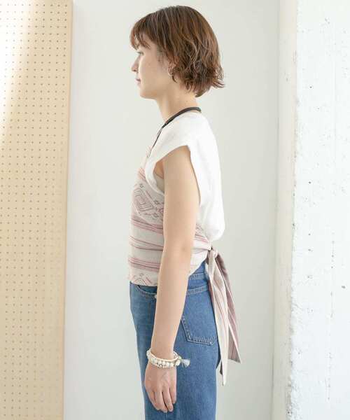 KBF（ケイビーエフ）の「エスニック柄ホルターネックキャミソール（キャミソール・レディース・グレー/レッド・ONE）」の10枚目の写真