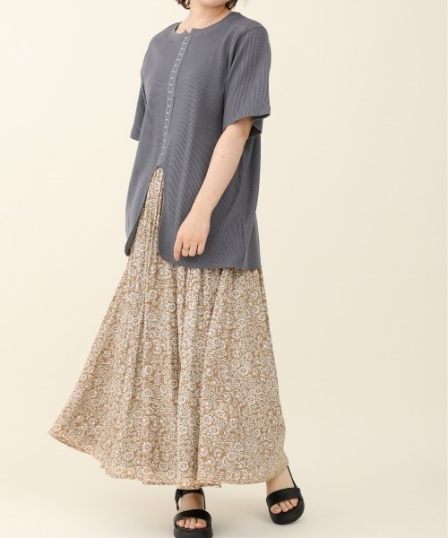 sakishimatokyo（サキシマトーキョー）の「【ZOZO限定】サキシマamp「ホックあきテールヘム2wayプルオーバー」（Tシャツ/カットソー・レディース・ライトブルー/ブラック/アイボリー/モカ・FREE）」の4枚目の写真