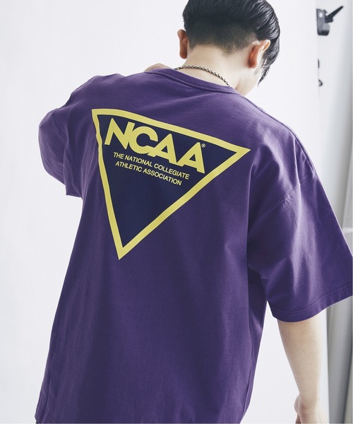 JOURNAL STANDARD（ジャーナルスタンダード）の「【NCAA×JOURNAL STANDARD】別注 プリントロゴTシャツ2（Tシャツ/カットソー・メンズ・ホワイト系その他/ホワイト/グレー/パープル・MEDIUM/LARGE）」の4枚目の写真