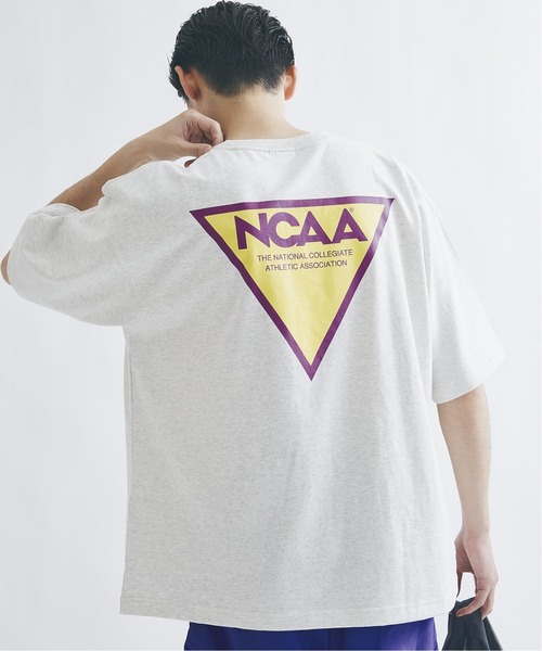 JOURNAL STANDARD（ジャーナルスタンダード）の「【NCAA×JOURNAL STANDARD】別注 プリントロゴTシャツ2（Tシャツ/カットソー・メンズ・ホワイト系その他/ホワイト/グレー/パープル・MEDIUM/LARGE）」の3枚目の写真