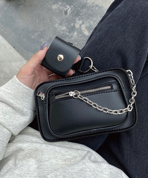 meJane（ミージェーン）の「メタリックチェーンスクエアミニショルダー（ショルダーバッグ・レディース・ブラック・FREE）」の4枚目の写真