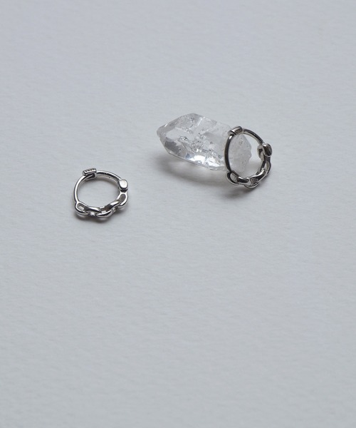 Jenny BY IMMANOEL(ジェニーバイイマノエル)の「silver925 チェーンデザイン風ミニラップピアス(ピアス(両耳用)・レディース・シルバー/ゴールド・FREE)」の2枚目の写真