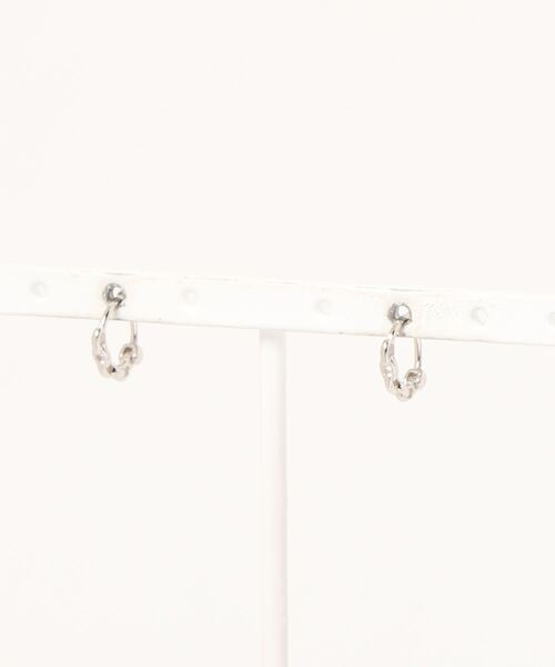 Jenny BY IMMANOEL(ジェニーバイイマノエル)の「silver925 チェーンデザイン風ミニラップピアス(ピアス(両耳用)・レディース・シルバー/ゴールド・FREE)」の5枚目の写真