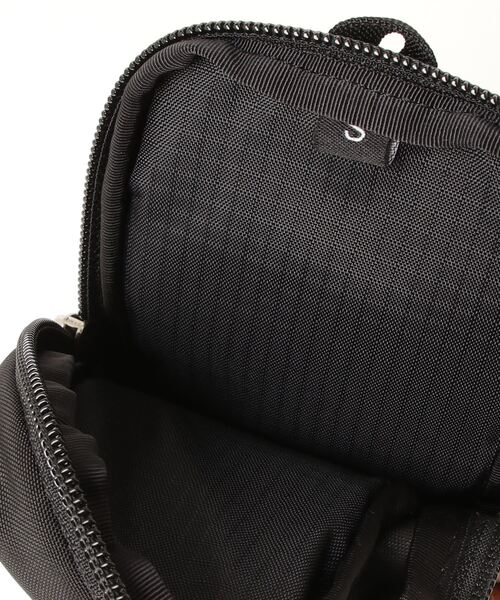 GREGORY（グレゴリー）の「QUICK PADDED CASE S / クイックパデッドケースS / ブラック （ショルダーバッグ・メンズ・ブラック・FREE）」の2枚目の写真
