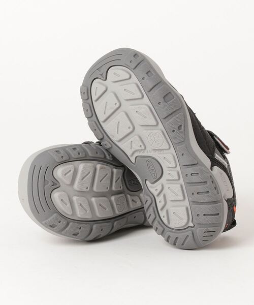 KEEN（キーン）の「KEEN/キーン  キッズ  スニーカー KNOTCH HOLLOW ノッチ ホロー 軽量 1025884（スニーカー・キッズ・グレー系その他・16.0cm/18.0cm/17.0cm/15.0cm/18.5cm/19.5cm）」の3枚目の写真