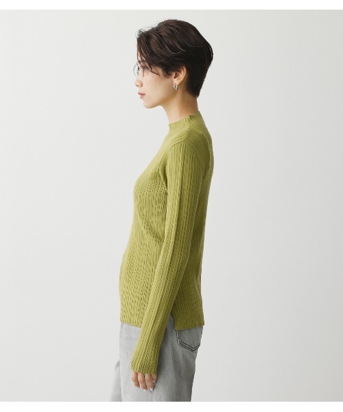 AZUL by moussy（アズールバイマウジー）の「RANDOM RIB H/N KNIT TOPS/ランダムリブハイネックニットトップス（ニット/セーター・レディース・ライトグリーン/ブラック/ライトブラウン/ライトベージュ・MEDIUM/SMALL）」の8枚目の写真