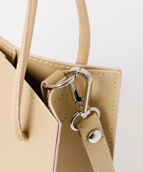 KBF（ケイビーエフ）の「スクエアミニBAG（ショルダーバッグ・レディース・ブラック/ベージュ・ONE）」の14枚目の写真