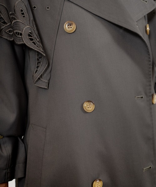 LADYMADE（レディメイド）の「Embroidery Cape トレンチコート（トレンチコート・レディース・ベージュ/ブラウン/カーキ・FREE）」の14枚目の写真