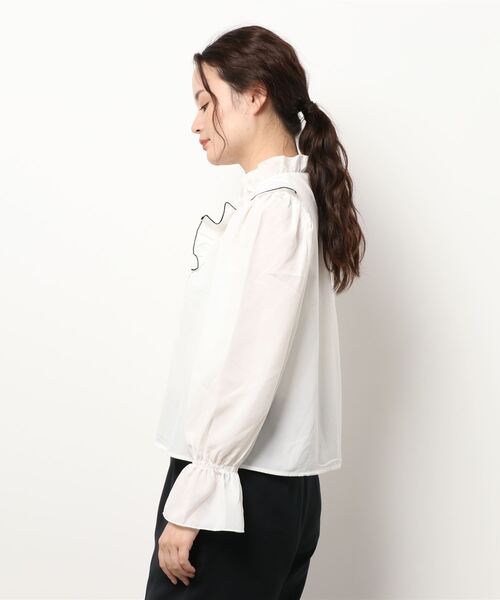 ems excite（エムズエキサイト）の「Vフリルブラウス（シャツ/ブラウス・レディース・オフホワイト/ホワイト系その他/アニマル・FREE）」の14枚目の写真