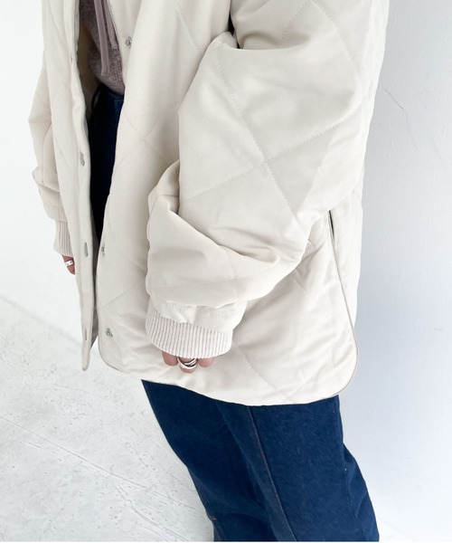 archives（アルシーヴ）の「中綿キルトパイピングミドルコート（その他アウター・レディース・ベージュ/ブラウン/アイボリー・MEDIUM）」の9枚目の写真