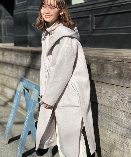 fredy emue（フレディエミュ）の「Le Tinte フーディコート（その他アウター・レディース・ブラック/ベージュ/グレイッシュベージュ・38/36）」の3枚目の写真