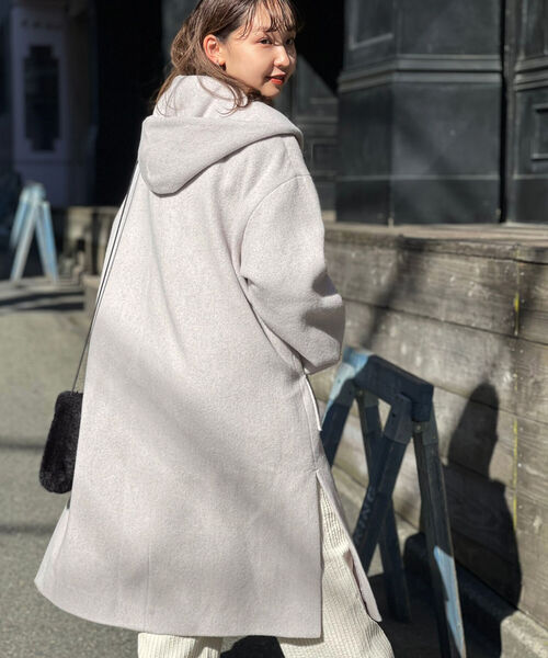 fredy emue（フレディエミュ）の「Le Tinte フーディコート（その他アウター・レディース・ブラック/ベージュ/グレイッシュベージュ・38/36）」の13枚目の写真