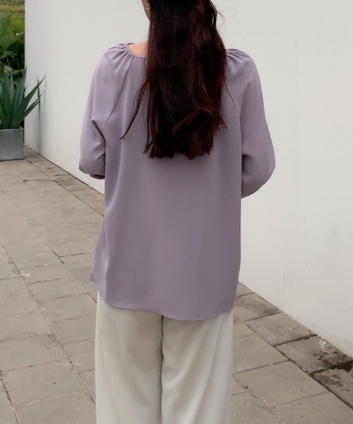 Diosfront（ディオスフロント）の「パフスリーブVネックブラウス（シャツ/ブラウス・レディース・ホワイト/ブラック/ブルーグレー/ピンク・M/L）」の4枚目の写真