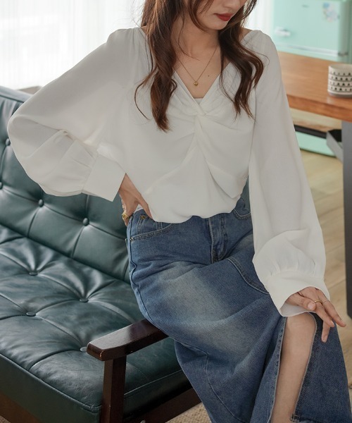 Diosfront（ディオスフロント）の「パフスリーブVネックブラウス（シャツ/ブラウス・レディース・ホワイト/ブラック/ブルーグレー/ピンク・M/L）」の14枚目の写真