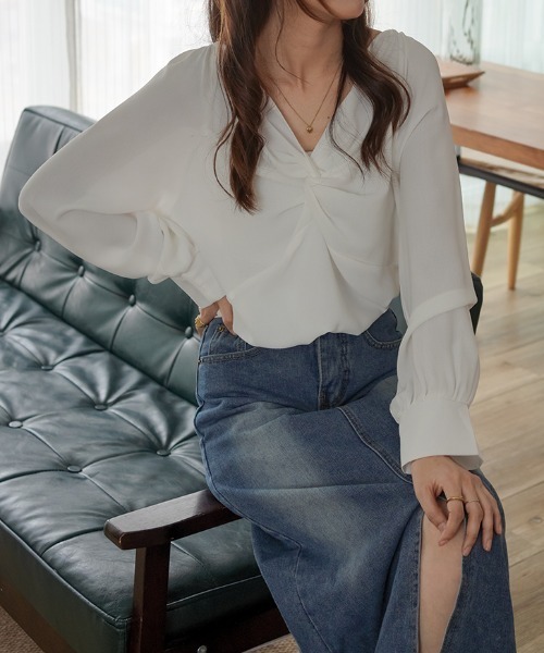 Diosfront（ディオスフロント）の「パフスリーブVネックブラウス（シャツ/ブラウス・レディース・ホワイト/ブラック/ブルーグレー/ピンク・M/L）」の17枚目の写真