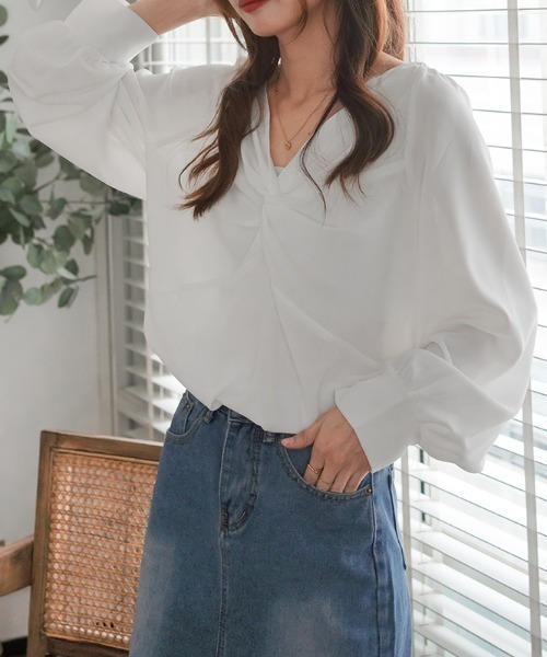 Diosfront（ディオスフロント）の「パフスリーブVネックブラウス（シャツ/ブラウス・レディース・ホワイト/ブラック/ブルーグレー/ピンク・M/L）」の10枚目の写真