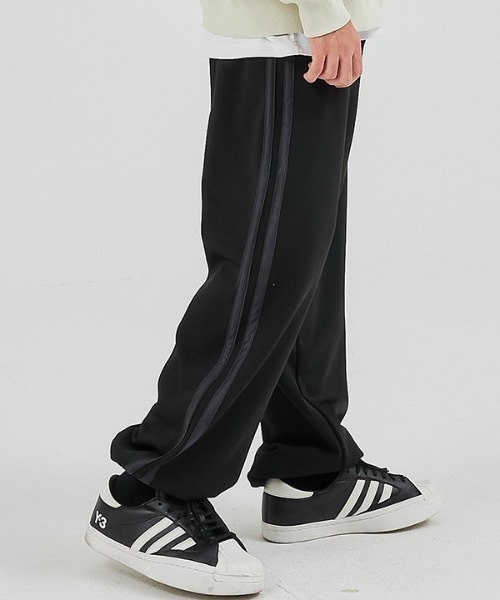 crump（クランプ）の「【crump 】2ラインジョガーパンツ（その他パンツ・レディース・ブラック×グレー/バーガンディー・X-LARGE/LARGE/MEDIUM/SMALL）」の2枚目の写真