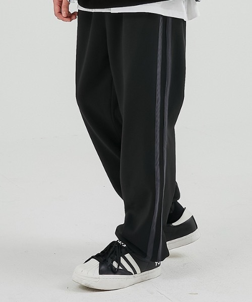 crump（クランプ）の「【crump 】2ラインジョガーパンツ（その他パンツ・レディース・ブラック×グレー/バーガンディー・X-LARGE/LARGE/MEDIUM/SMALL）」の4枚目の写真