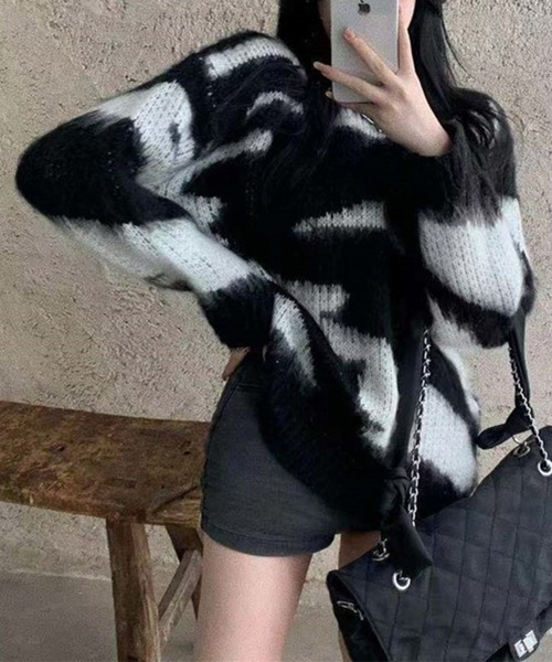 me+em select(ミームセレクト)の「※※モヘアライクオーバーサイズゼブラニット(ニット/セーター・レディース・ブルー/ピンク/ブラック・FREE)」の5枚目の写真