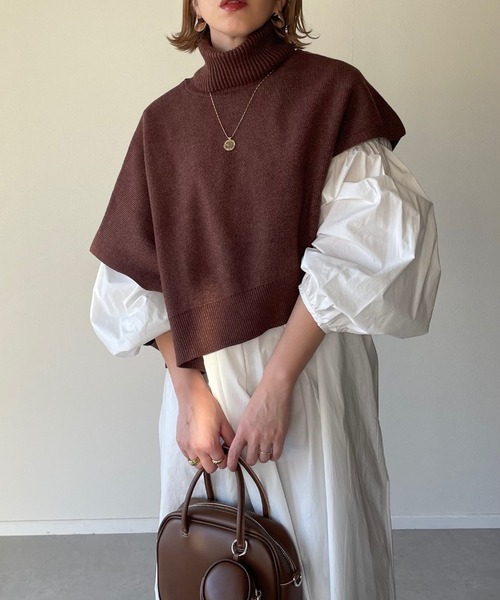 y/m by misato（イムバイミサト）の「アシンメトリータートルベスト（ニット/セーター・レディース・ブラウン/ブラック/アイボリー・FREE）」の3枚目の写真