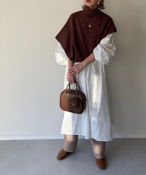 y/m by misato（イムバイミサト）の「アシンメトリータートルベスト（ニット/セーター・レディース・ブラウン/ブラック/アイボリー・FREE）」の12枚目の写真