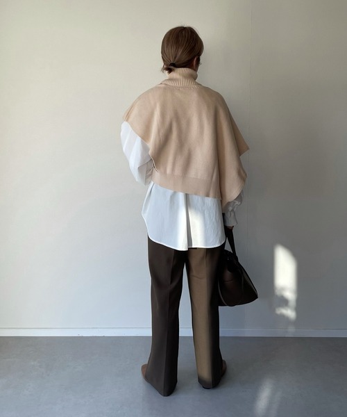 y/m by misato（イムバイミサト）の「アシンメトリータートルベスト（ニット/セーター・レディース・ブラウン/ブラック/アイボリー・FREE）」の21枚目の写真