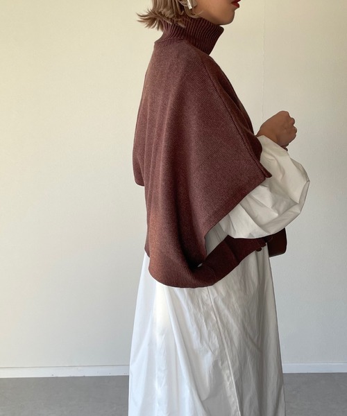 y/m by misato（イムバイミサト）の「アシンメトリータートルベスト（ニット/セーター・レディース・ブラウン/ブラック/アイボリー・FREE）」の6枚目の写真