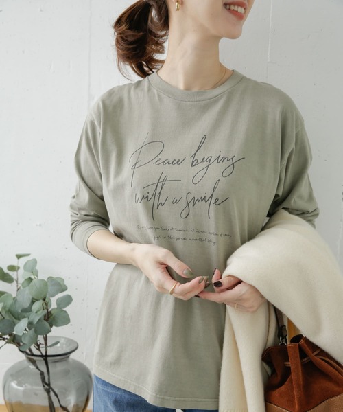 URBAN RESEARCH DOORS(アーバンリサーチドアーズ)の「PEACE BEGINGプリントTシャツ(Tシャツ/カットソー・レディース・チャコールグレー/カーキ/ライトベージュ・ONE)」の3枚目の写真