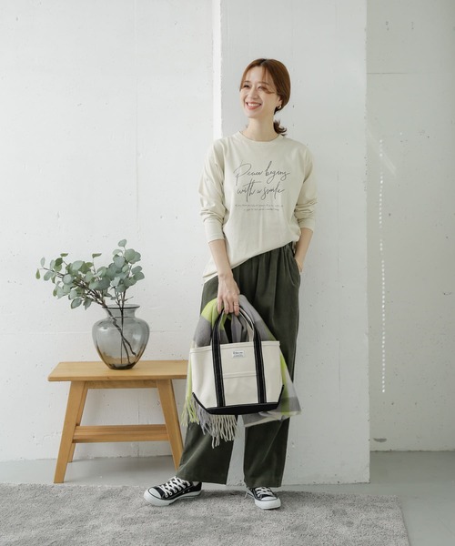URBAN RESEARCH DOORS(アーバンリサーチドアーズ)の「PEACE BEGINGプリントTシャツ(Tシャツ/カットソー・レディース・チャコールグレー/カーキ/ライトベージュ・ONE)」の16枚目の写真