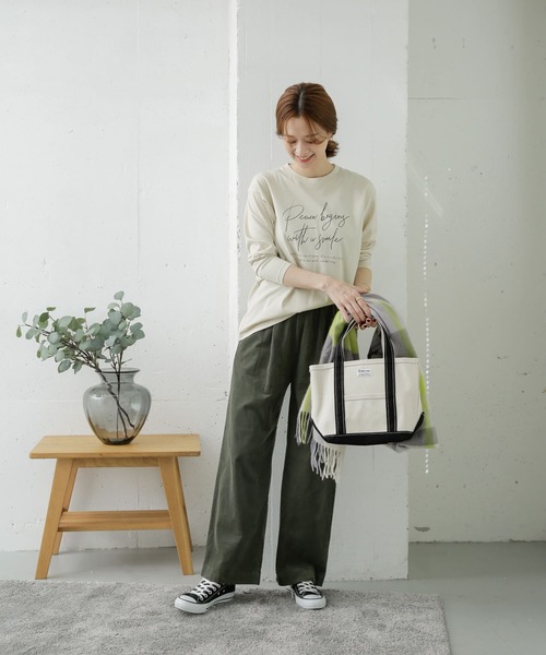 URBAN RESEARCH DOORS(アーバンリサーチドアーズ)の「PEACE BEGINGプリントTシャツ(Tシャツ/カットソー・レディース・チャコールグレー/カーキ/ライトベージュ・ONE)」の5枚目の写真