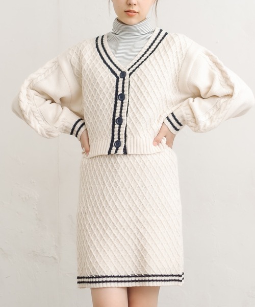 OLIVE des OLIVE(オリーブデオリーブ)の「ライン入りニットセットアップ(ワンピース・レディース・ネイビー/オフホワイト/ラベンダー・FREE)」の1枚目の写真