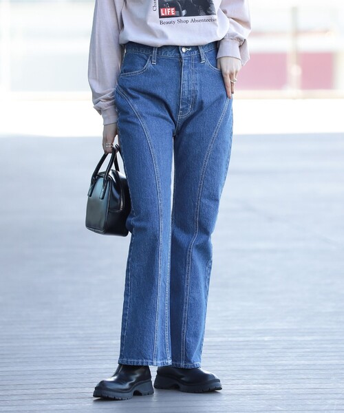 Ray BEAMS（レイビームス）の「Ray BEAMS / カーブ ステッチ デニム パンツ（デニムパンツ・レディース・ブルー系その他4・0/1）」の3枚目の写真