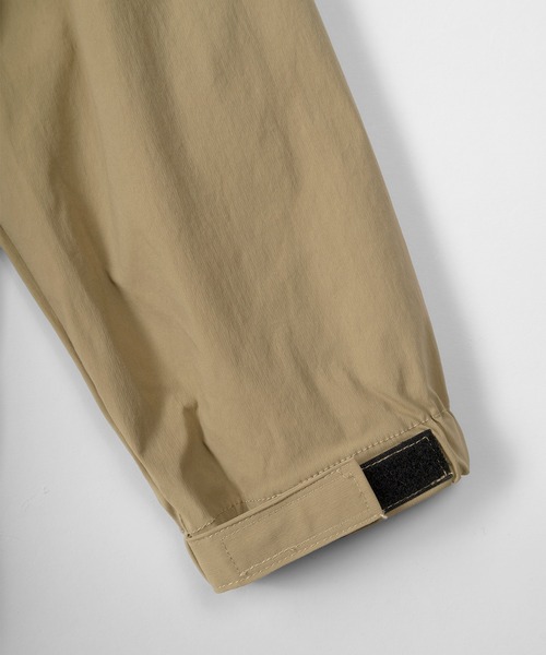 POWER TO THE PEOPLE（パワートゥーザピープル）の「【POWER TO THE PEOPLE/パワー トゥザ ピープル】切替え ナイロン ストレッチパーカー/ナイロンジャケット/【撥水】【防汚】【速乾】【軽量】（ナイロンジャケット・メンズ・ブラック/ベージュ/カーキ・M/L/XL）」の9枚目の写真