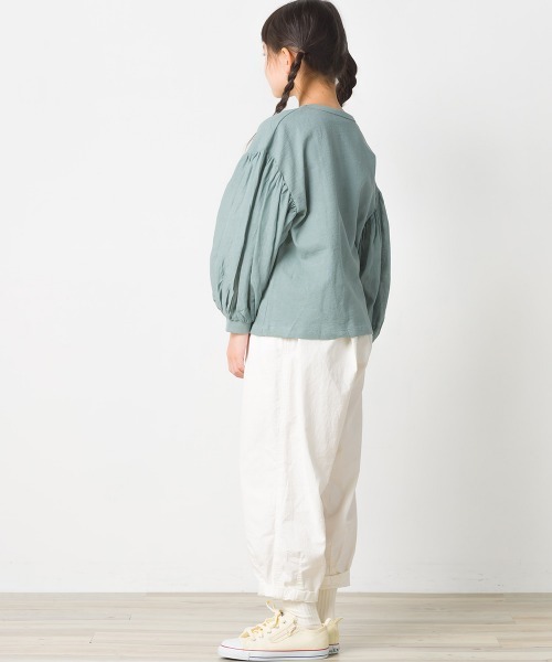 OMNES(オムネス)の「キッズ スラブコットン袖ボリューム長袖Tシャツ ロンT(Tシャツ/カットソー・キッズ・ネイビー/ピンク/アイボリー/キャメル/グレイッシュブルー・100/110/120/130/140)」の13枚目の写真