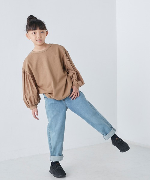 OMNES(オムネス)の「キッズ スラブコットン袖ボリューム長袖Tシャツ ロンT(Tシャツ/カットソー・キッズ・ネイビー/ピンク/アイボリー/キャメル/グレイッシュブルー・100/110/120/130/140)」の19枚目の写真