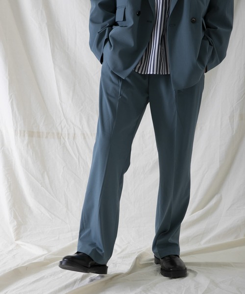 URBAN RESEARCH（アーバンリサーチ）の「URBAN RESEARCH iD　サイロギャバTWO TUCK SLACKS（その他パンツ・メンズ・ベージュ/グリーン/ネイビー・MEDIUM/LARGE）」の2枚目の写真