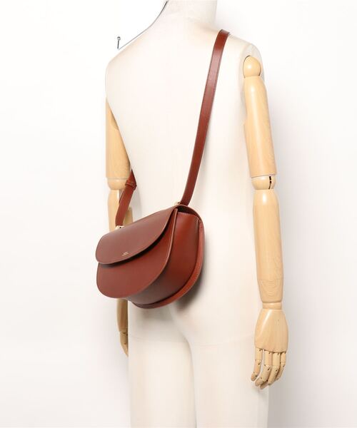 A.P.C.（アーペーセー）の「SAC GENEVE（ショルダーバッグ・レディース・ブラウン/ブラック・ONESIZE）」の6枚目の写真