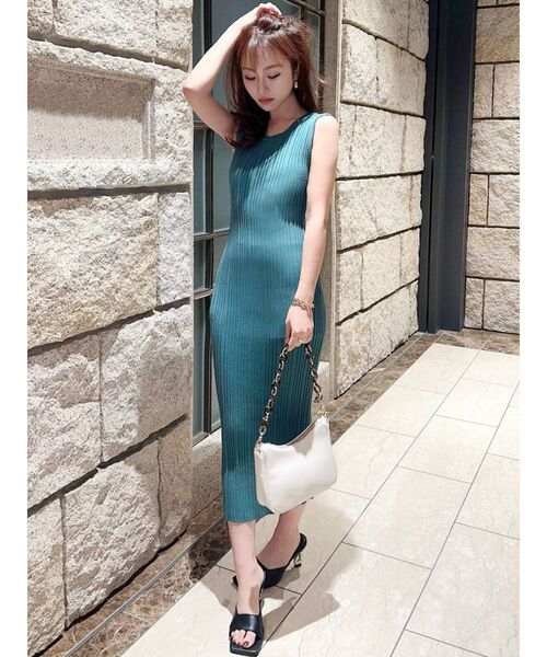 RESEXXY(リゼクシー)の「バックオープンリブニットワンピース(ワンピース・レディース・ブラック/ベージュ/ピンク/グリーン・SMALL/MEDIUM)」の7枚目の写真