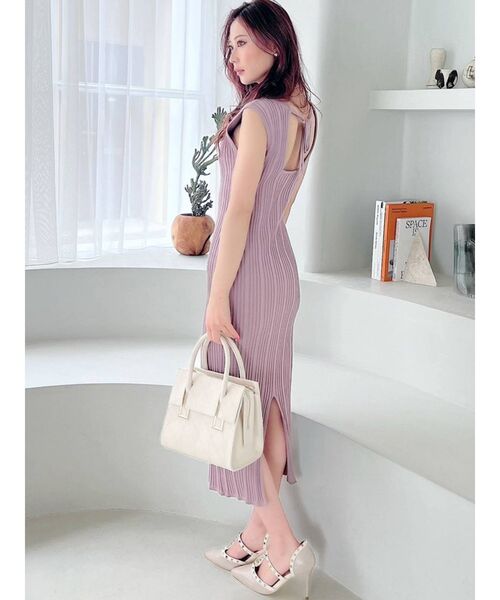 RESEXXY(リゼクシー)の「バックオープンリブニットワンピース(ワンピース・レディース・ブラック/ベージュ/ピンク/グリーン・SMALL/MEDIUM)」の12枚目の写真