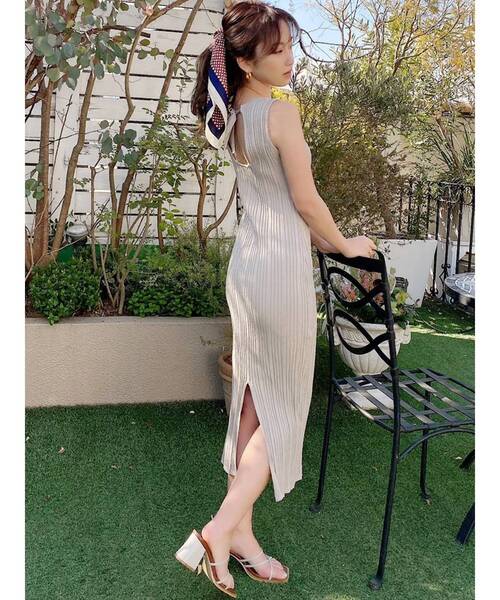 RESEXXY(リゼクシー)の「バックオープンリブニットワンピース(ワンピース・レディース・ブラック/ベージュ/ピンク/グリーン・SMALL/MEDIUM)」の13枚目の写真